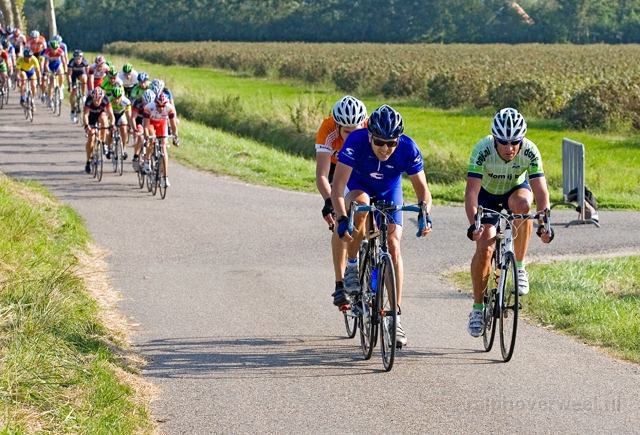 8ov045.jpg - links voor Cees Hoogerland